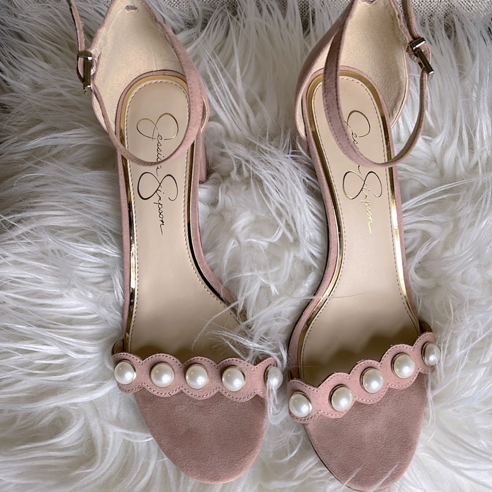 PRE-OWNED Jessica Simpson Blush Pink Pearl Detail Heels size 9.5 MEDIUM